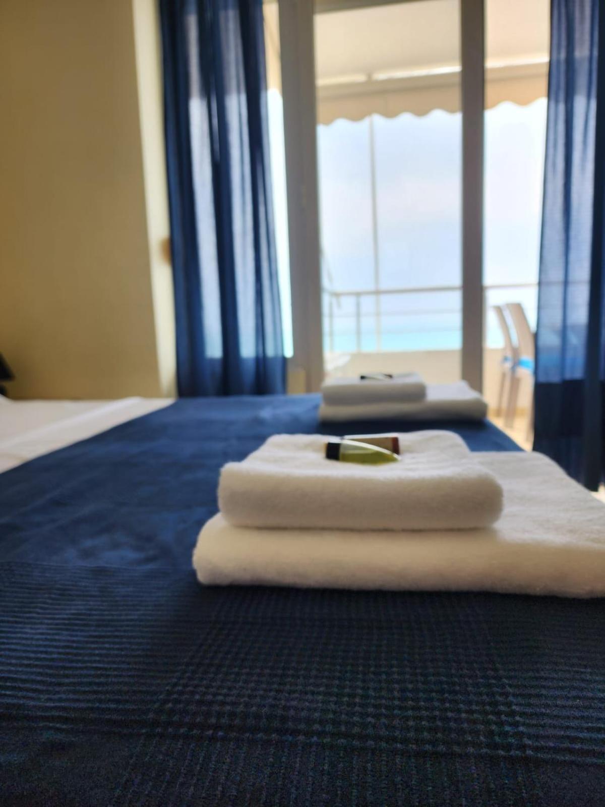 Matin Apartment Sea View Дуррес Экстерьер фото